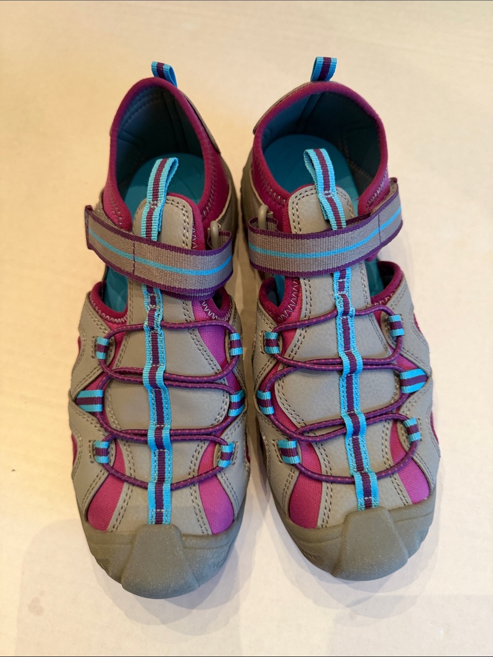 NWOT Merrell Mens 6 Woman’s 7 1/2 Purple and Gray Outdoor Sandals